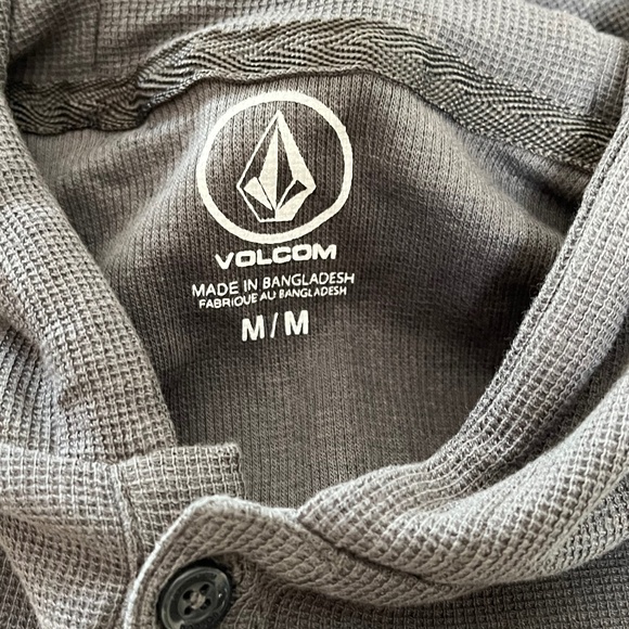 Light weight Volcom. Hoodie - Picture 3 of 4